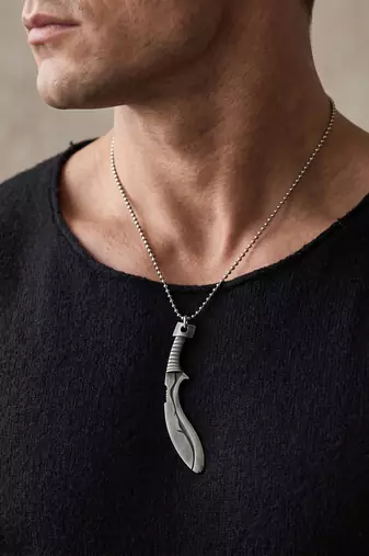 Brass lord of rings gurkha khukri design pendant for men women (3 color options)