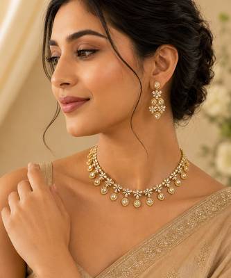 Elegant kundan-inspired floral drop choker necklace set with dangle earrings 3