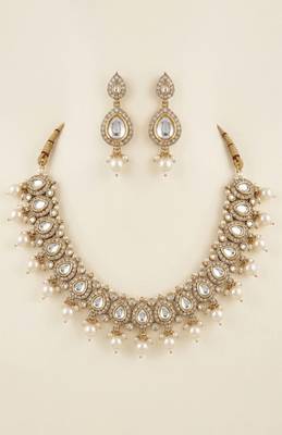 Classic kundan & pearl heritage set 3