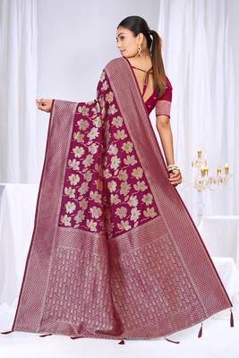 Magenta silk blend saree with floral zari and thread work 3