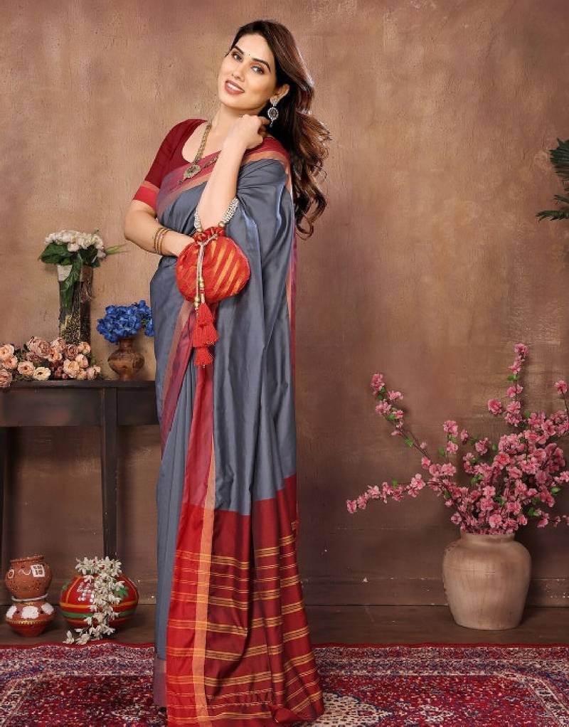 Kasavu saree