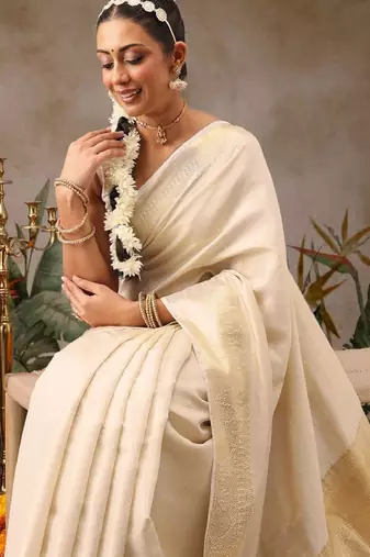 Woven design zari silk blend fusion kasavu saree