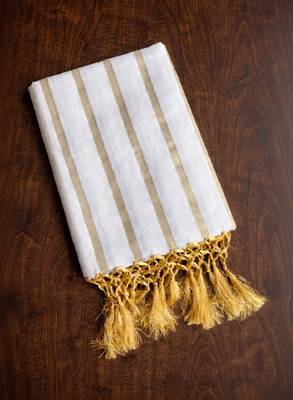 gold striped pure cotton kasavu saree 3