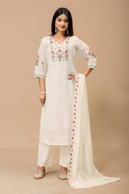 White floral embroidered mul cotton kurta pant set for women 1