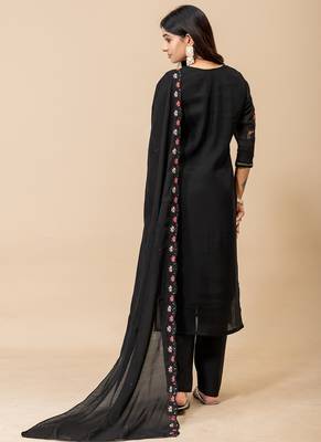 Black floral embroidered mul cotton kurta pant set for women 7