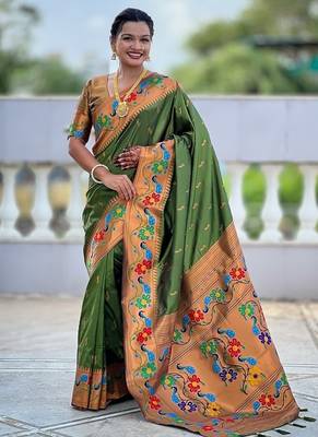 Mehendi silk blend saree with peacock motif zari border 3