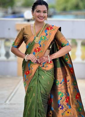 Mehendi silk blend saree with peacock motif zari border 5
