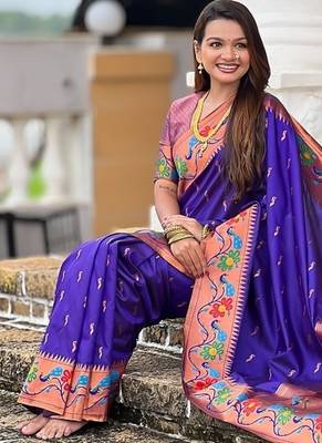 Violet silk blend saree with peacock motif zari border 4