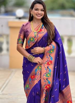 Violet silk blend saree with peacock motif zari border 5