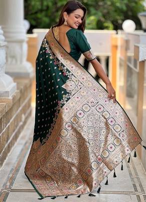 Green soft banarasi silk blend saree with meenakari zari weaving 2