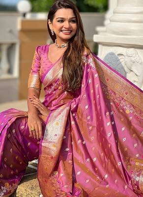 Onionpink soft banarasi silk blend saree with meenakari zari weaving 5