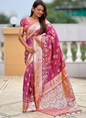 Onionpink soft banarasi silk blend saree with meenakari zari weaving 3