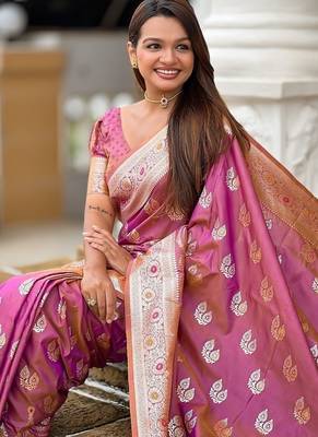Onionpink soft banarasi silk blend saree with meenakari zari weaving 5