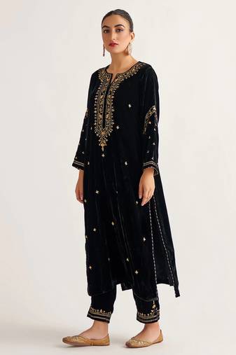 Black zari & sequins embroidered velvet stitched straight kurta set with pant