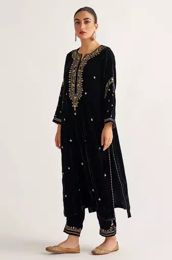 Black zari & sequins embroidered velvet stitched straight kurta set with pant