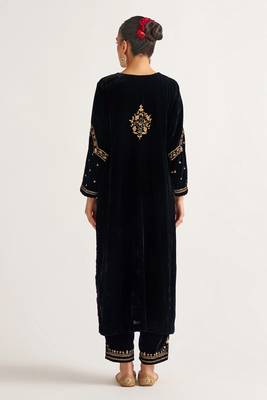 Black zari & sequins embroidered velvet stitched straight kurta set with pant 2