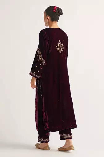 Wine zari & sequins embroidered velvet stitched straight kurta set with pant