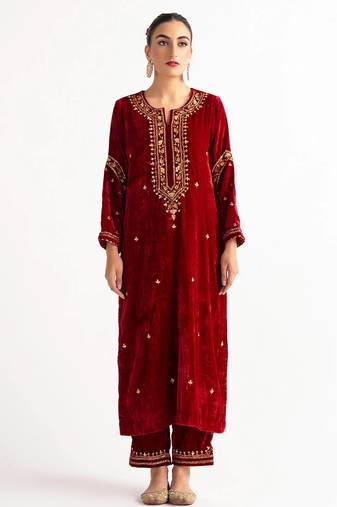 Red zari & sequins embroidered velvet stitched straight kurta set with pant