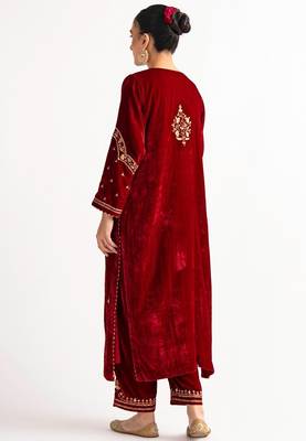 Red zari & sequins embroidered velvet stitched straight kurta set with pant 2