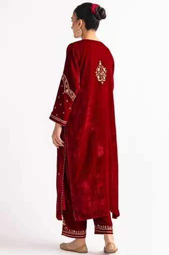 Red zari & sequins embroidered velvet stitched straight kurta set with pant