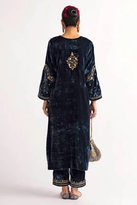 Navy-blue zari & sequins embroidered velvet stitched straight kurta set with pant 2