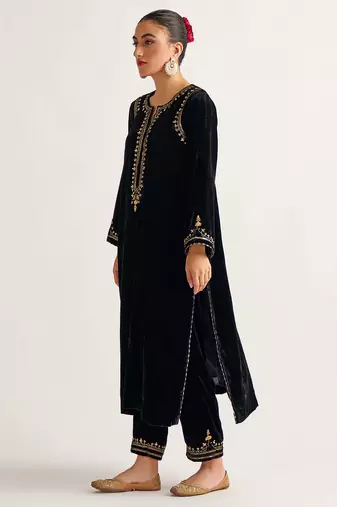 Black zari & sequins embroidered velvet stitched straight kurta set with pant