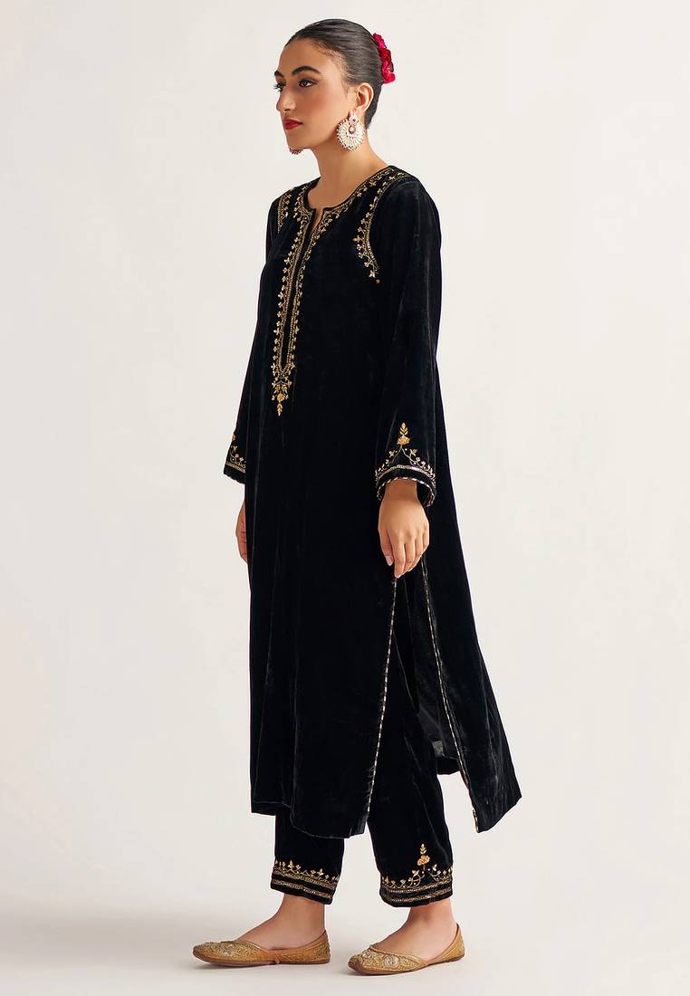 Black zari & sequins embroidered velvet stitched straight kurta set with pant