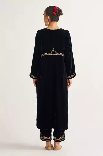Black zari & sequins embroidered velvet stitched straight kurta set with pant