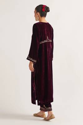 Wine zari & sequins embroidered velvet stitched straight kurta set with pant 2