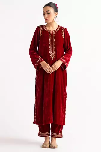 Red zari & sequins embroidered velvet stitched straight kurta set with pant