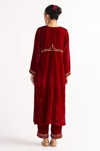 Red zari & sequins embroidered velvet stitched straight kurta set with pant