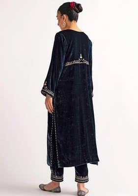 Navy-blue zari & sequins embroidered velvet stitched straight kurta set with pant 2