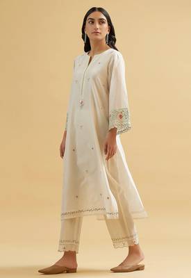 Off-white floral embroidered chanderi silk stitched straight kurta set with pant 1