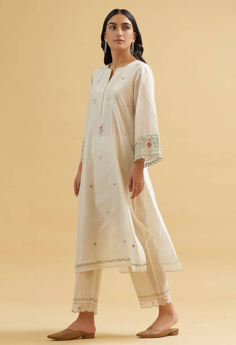 Off-white floral embroidered chanderi silk stitched straight kurta set with pant