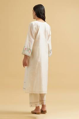 Off-white floral embroidered chanderi silk stitched straight kurta set with pant 2