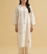 Off-white floral embroidered chanderi silk stitched straight kurta set with pant
