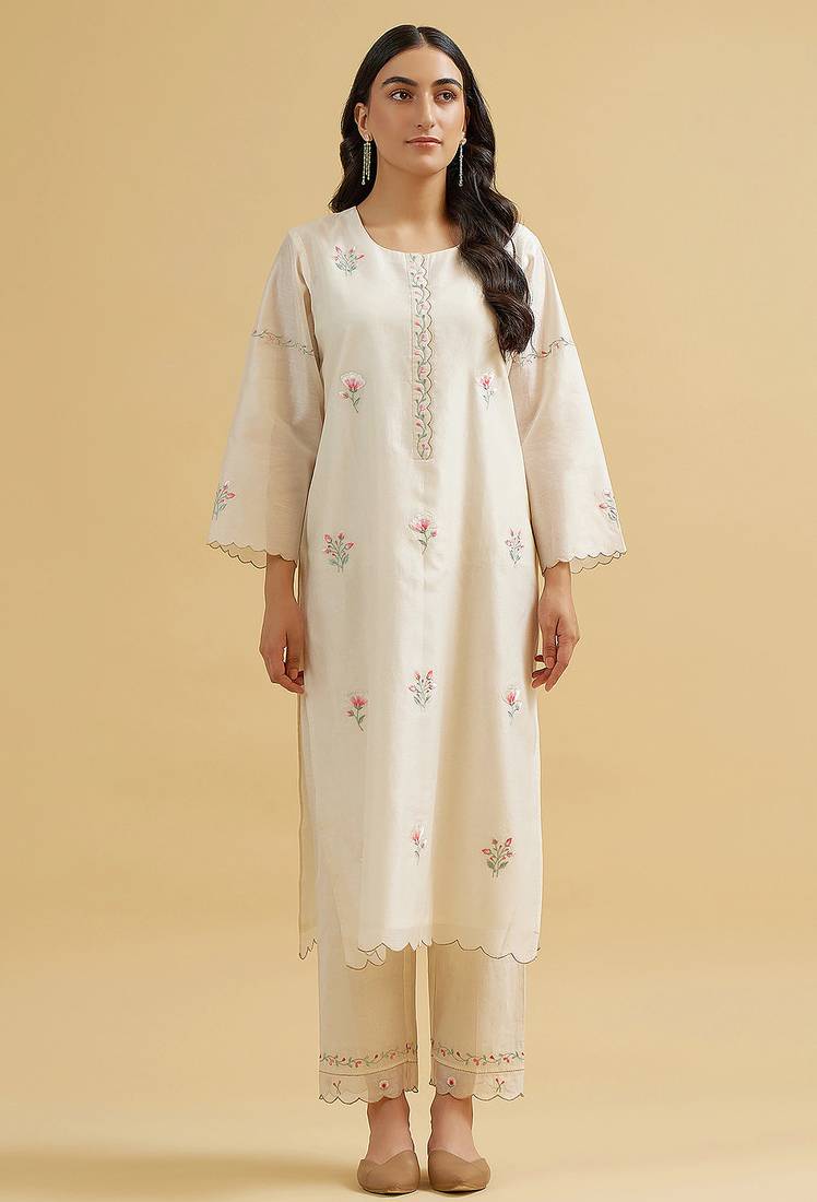 Off-white floral embroidered chanderi silk stitched straight kurta set with pant