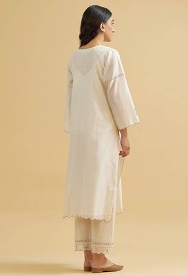 Off-white floral embroidered chanderi silk stitched straight kurta set with pant 2