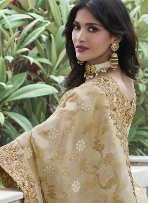 Cream silk heavy embroidered wedding saree 3