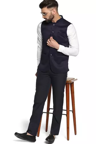 Men blue textured nehru jacket