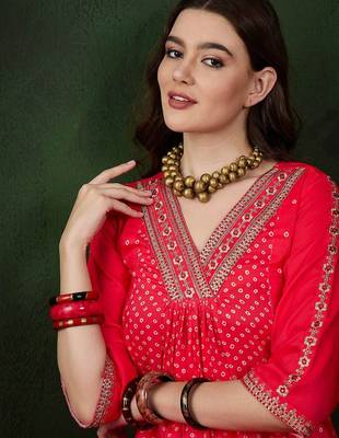 Bandhani printed v-neck a-line kurta & trousers set 2