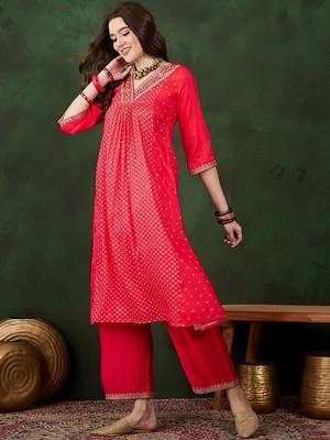 Bandhani printed v-neck a-line kurta & trousers set 4