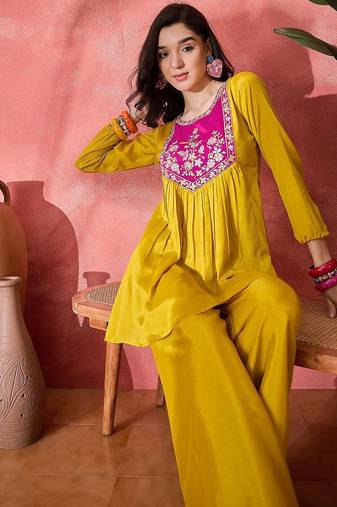 Women ethnic motifs embroidered a-line kurta with palazzo