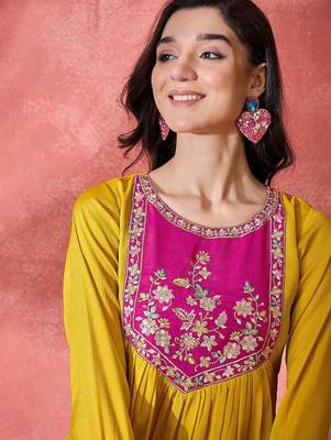 Women ethnic motifs embroidered a-line kurta with palazzo 2