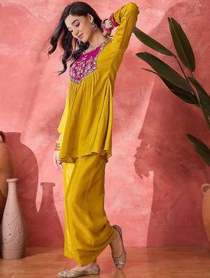 Women ethnic motifs embroidered a-line kurta with palazzo 4