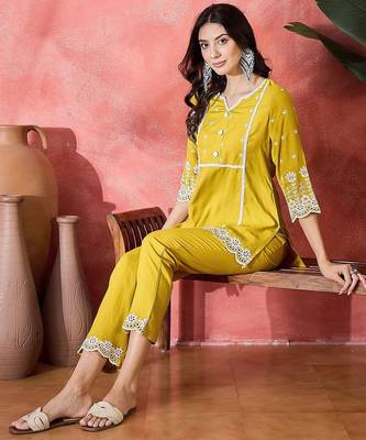 Chikankari embroidered tunic & trousers co-ords 1