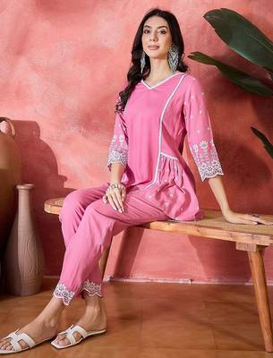 Chikankari embroidered tunic & trousers co-ords 1