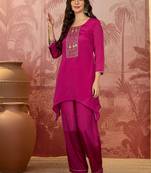 Embroidered sweetheart neck kurta & trousers kurta sets