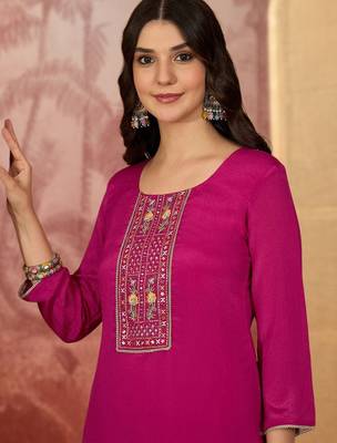 Embroidered sweetheart neck kurta & trousers kurta sets 2