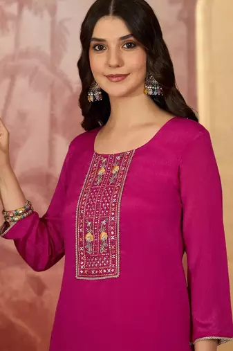 Embroidered sweetheart neck kurta & trousers kurta sets